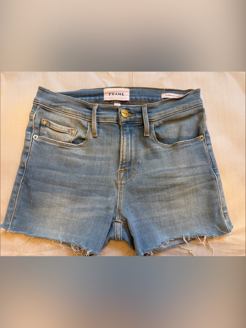 Frame Denim Washed Light Blue Cutoff Denim Shorts Le Skinny de Jeanne